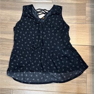 Lee plus size sleeveless blouse
